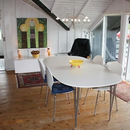 Awesome In With 3 Bedrooms Holiday home *